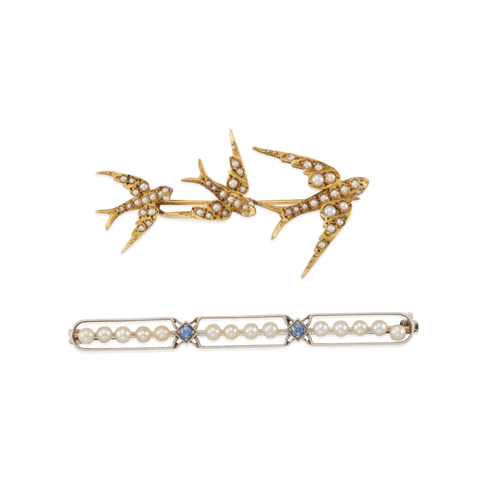 TWO ANTIQUE BROOCHES (1 of 2)