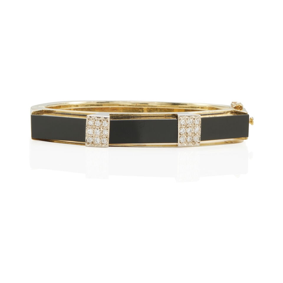 14K BICOLOR GOLD, ONYX, AND DIAMOND HINGED BANGLE BRACELET - 2