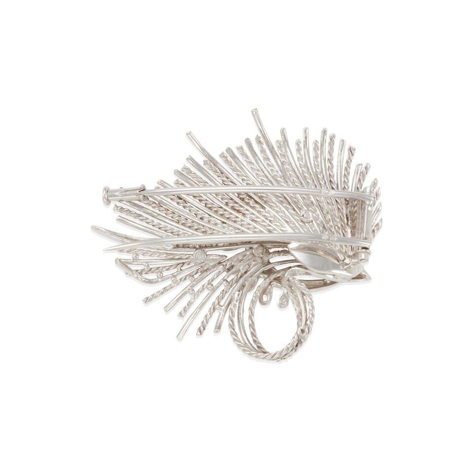 18K WHITE GOLD AND DIAMOND BROOCH - 2