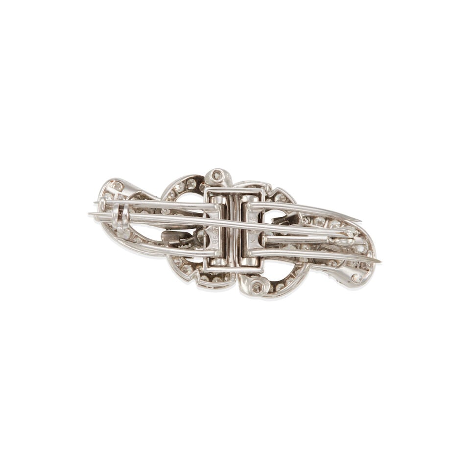 ART DECO ERA 18K WHITE GOLD AND DIAMOND DOUBLE CLIP BROOCH - 2