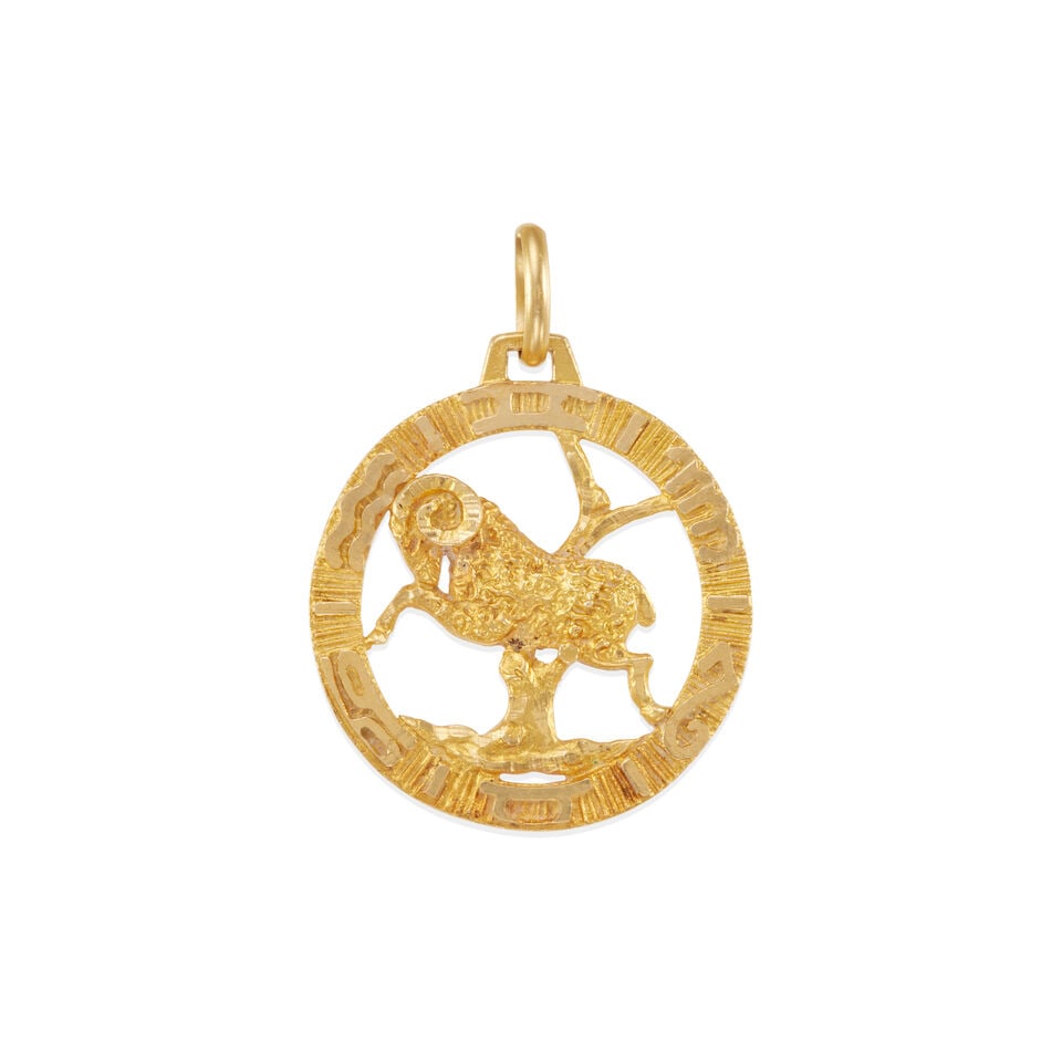 18K GOLD ZODIAC PENDANT: 18K GOLD ZODIAC PENDANT • 18k yellow gold • Measures 1 5/16 x 1 1/8 in. • Estimated gross weight: 8.2 grams Footnotes: Overall condition, very good Metal tested for 18k gold Superfic