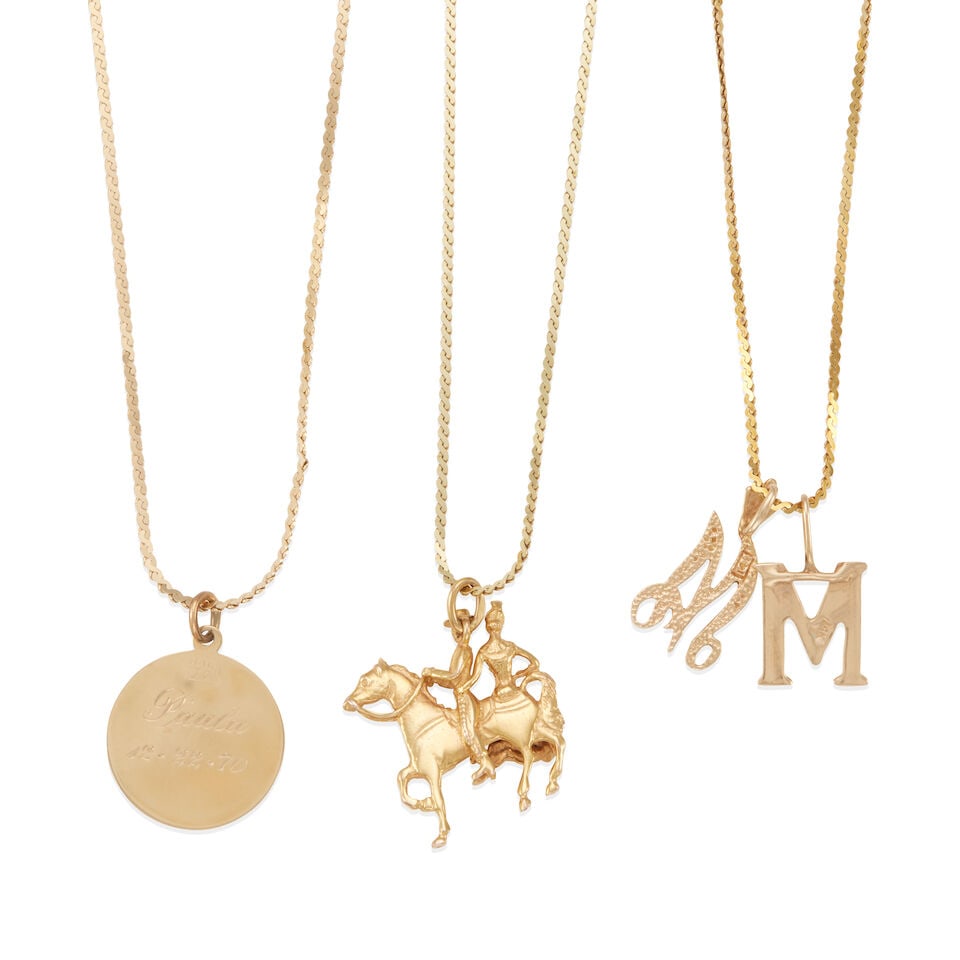 GROUP OF THREE GOLD PENDANT NECKLACES - 2