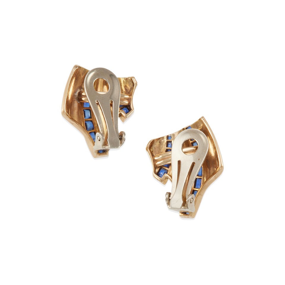 PAIR OF 18K GOLD AND SAPPHIRE EARCLIPS - 2