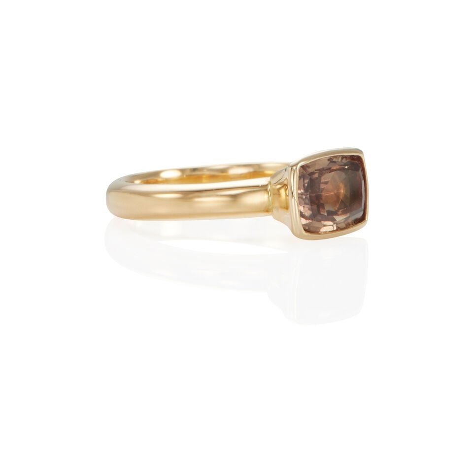 18K GOLD AND BROWN SAPPHIRE RING - 2