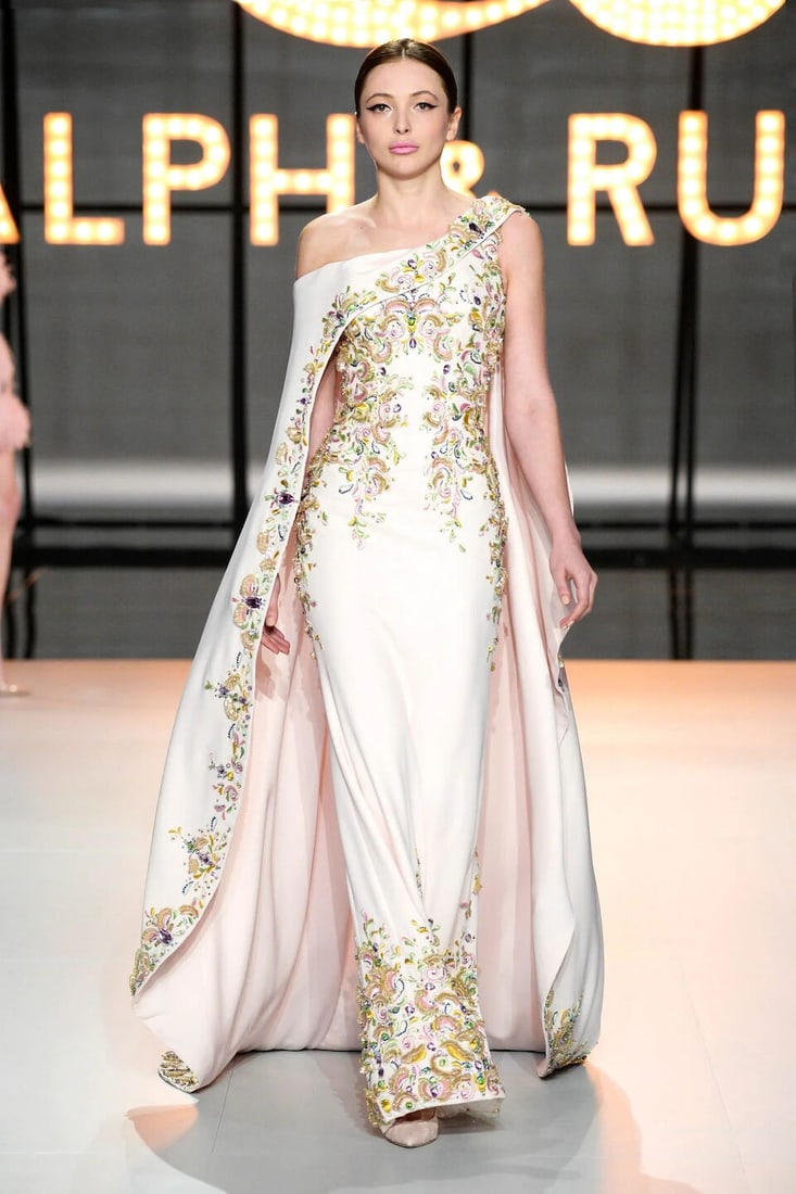 Ralph & Russo Haute Couture: Pale Pink Silk Crêpe Cady Gown Spring/Summer 2019, Runway Look - 7