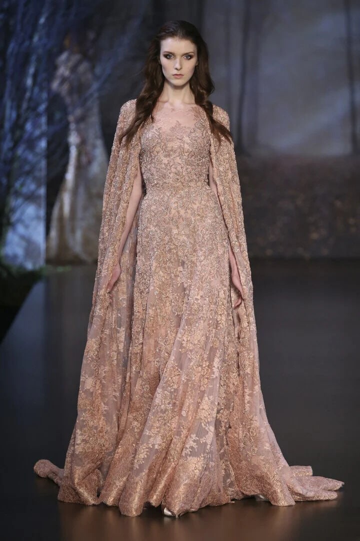 Ralph & Russo Haute Couture: Rose Gold Lace Gown and Cape Autumn/Winter 2015, Runway Look 13 - 10
