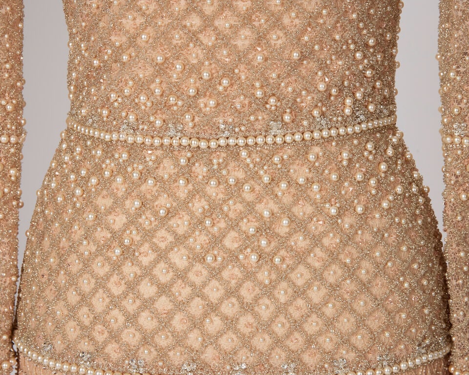 Ralph & Russo Haute Couture: Pale Peach French Chantilly Lace Gown Autumn/Winter 2014, Runway Lo - 2