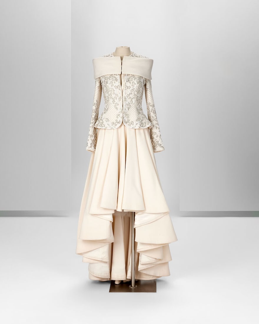 Ralph & Russo Haute Couture: Off-White Wool Crepe Jacket and Flared Skirt Autumn/Winter 2014, Ru: Ralph & Russo Haute Couture: Off-White Wool Crepe Jacket and Flared Skirt Autumn/Winter 2014, Runway Look 5 Off-white wool crepe soft roll collar jacket with pearl and crystal embellishment