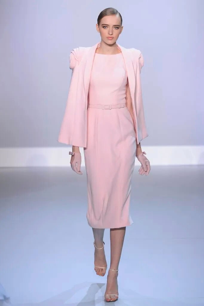 Ralph & Russo Haute Couture: Pale Pink Silk Wool Pencil Dress and Cape Spring/Summer 2014, Runwa - 4