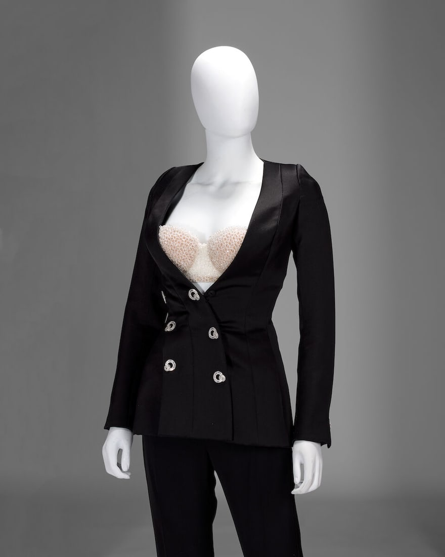 Ralph & Russo Haute Couture: Black Silk Trouser Suit Autumn/Winter 2018, Runway Look 2 - 2