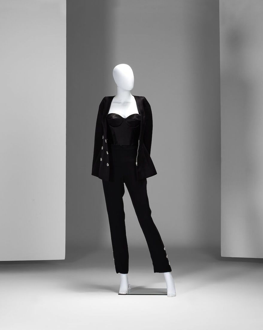 Ralph & Russo Haute Couture: Black Silk Trouser Suit Autumn/Winter 2018, Runway Look 2 - 4