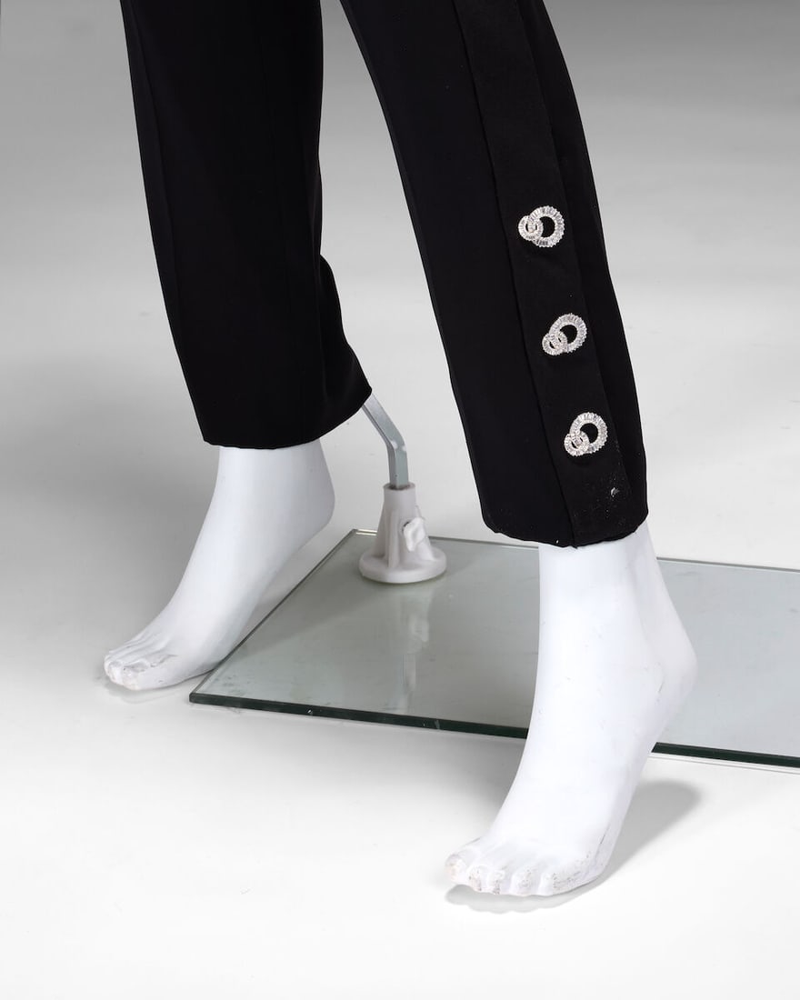 Ralph & Russo Haute Couture: Black Silk Trouser Suit Autumn/Winter 2018, Runway Look 2 - 8