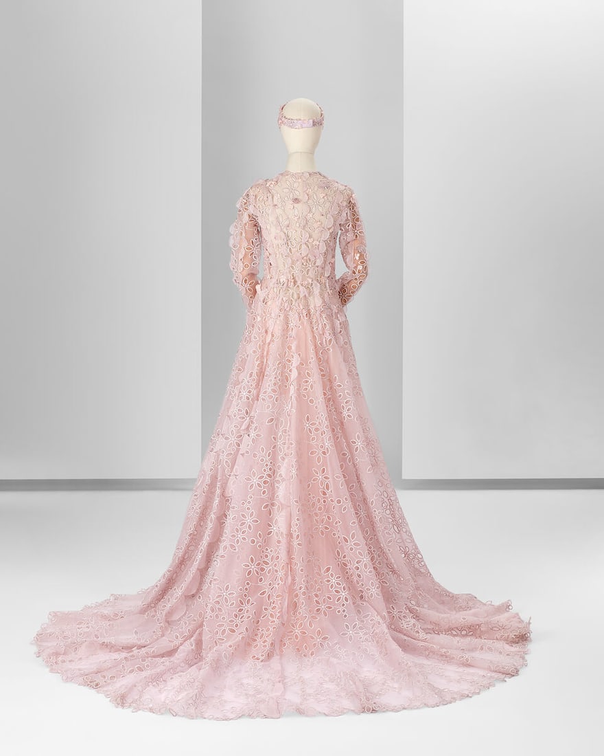 Ralph & Russo Haute Couture: Pale Pink Silk Organza Robe and Visor Spring/Summer 2017, Runway Lo - 3