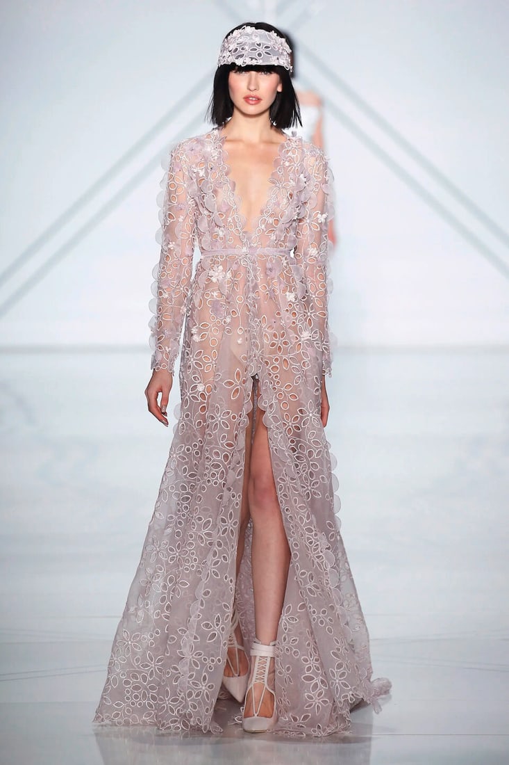 Ralph & Russo Haute Couture: Pale Pink Silk Organza Robe and Visor Spring/Summer 2017, Runway Lo - 4