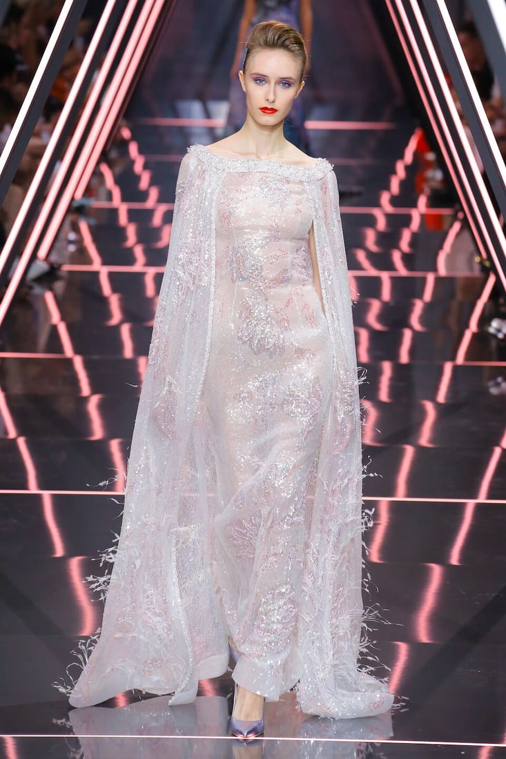 Ralph & Russo Haute Couture: Iridescent White Tulle Off-the-Shoulder Gown and Cape Autumn/Winter - 4