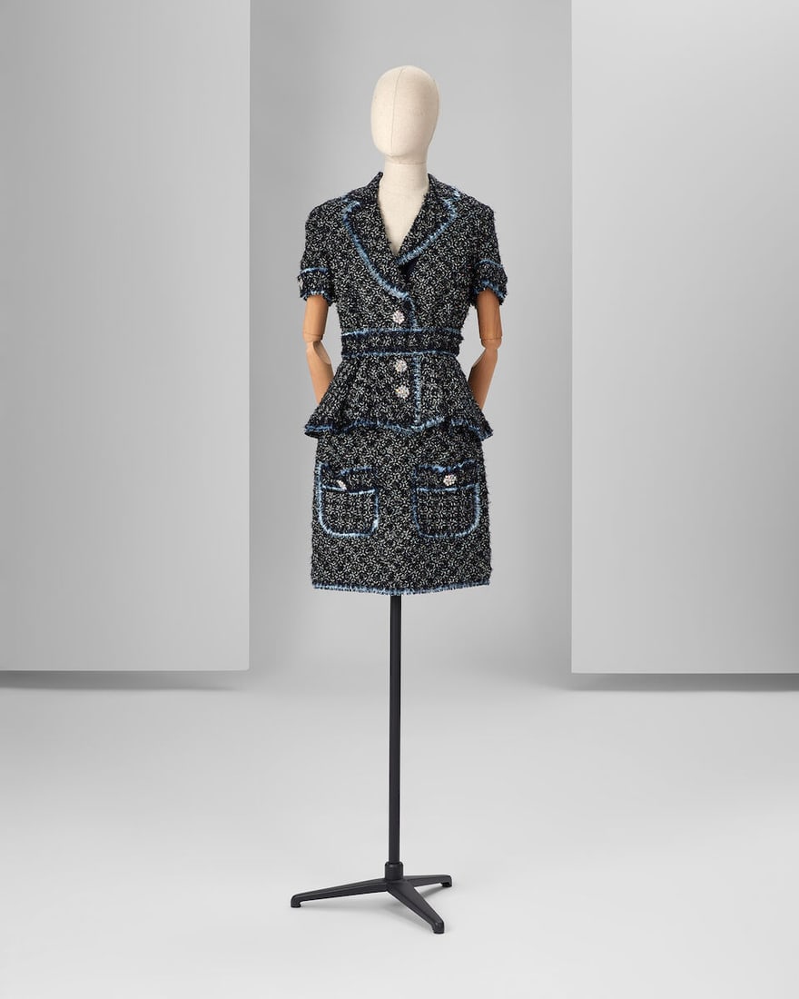 Ralph & Russo Haute Couture: Midnight Blue Tweed Tailleur Autumn/Winter 2019, Runway Look 40: Ralph & Russo Haute Couture: Midnight Blue Tweed Tailleur Autumn/Winter 2019, Runway Look 40 Midnight blue tweed tailleur embellished with iridescent sequin and edged with frayed metallic lamé