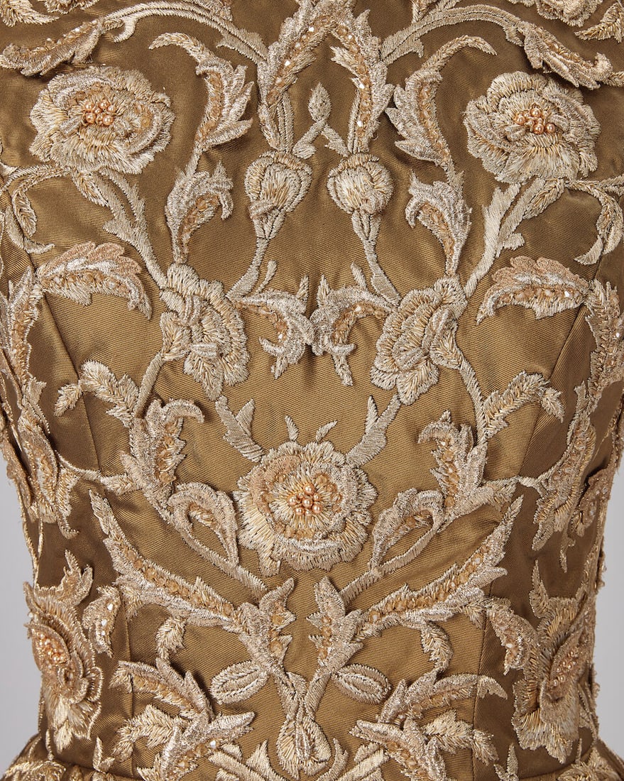 Ralph & Russo Haute Couture: Embroidered Gold Mini Dress Autumn/Winter 2015, Runway Look 31 - 2