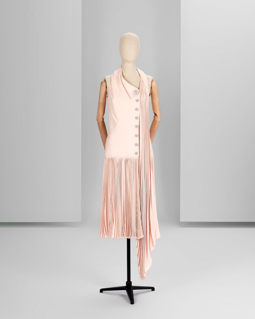 Ralph & Russo Haute Couture: Pale Pink Silk Crêpe Cady Draped Dress Autumn/Winter 2019, Run: Ralph & Russo Haute Couture: Pale Pink Silk Crêpe Cady Draped Dress Autumn/Winter 2019, Runway Look 21 Pale pink silk crêpe cady draped dress with an open cowl back, featuring a crystal