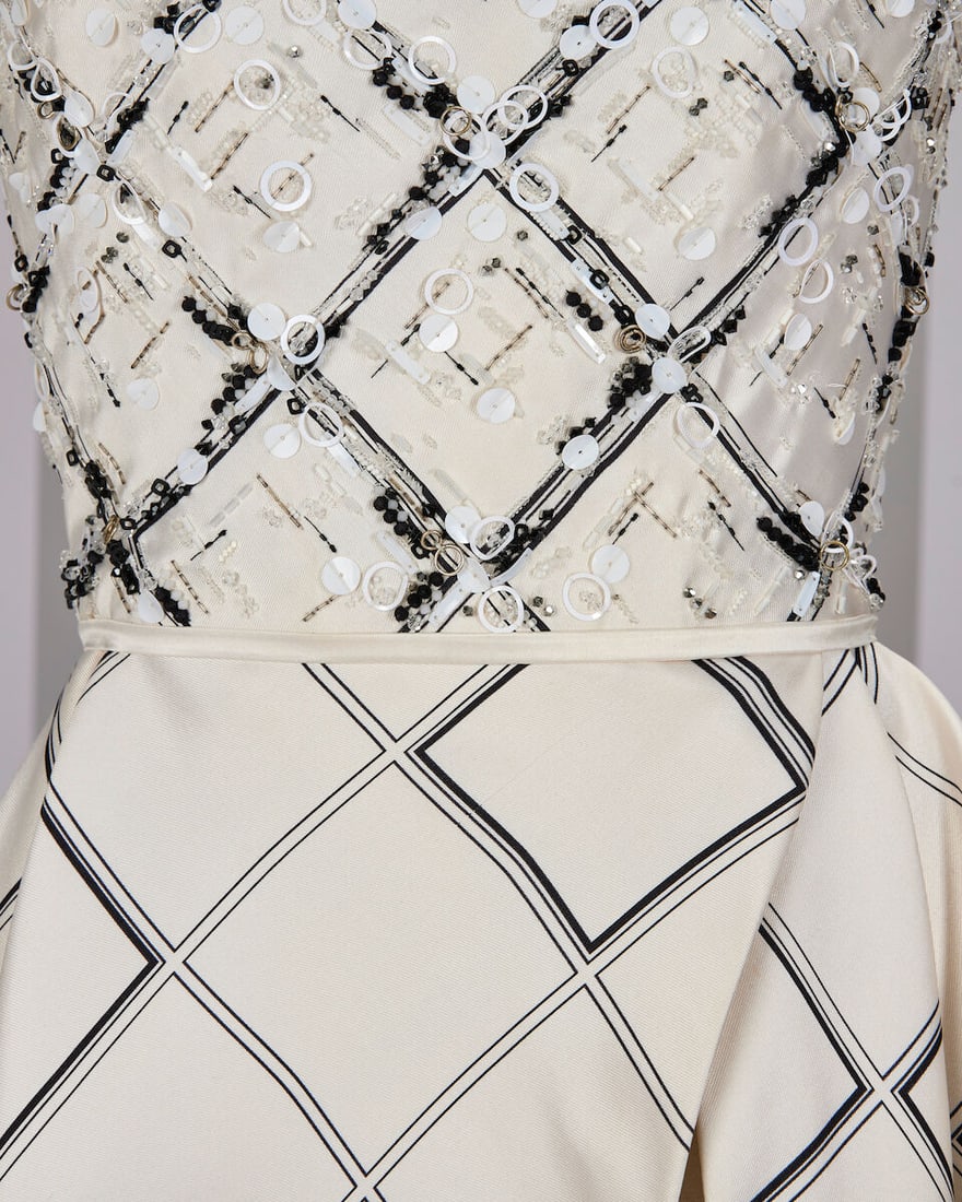 Ralph & Russo Haute Couture: Monochrome Silk Zibeline Gown Spring/Summer 2017, Runway Look 9 - 2