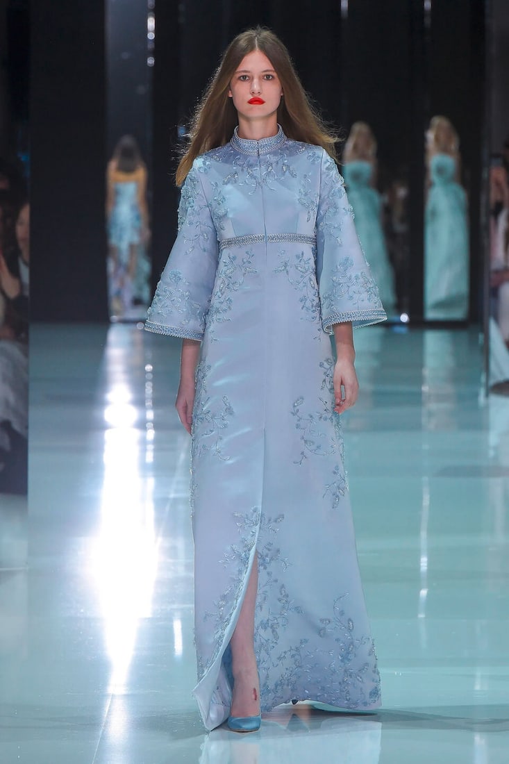 Ralph & Russo Haute Couture: Ice Blue Duchesse Coat Spring/Summer 2018, Runway Look 13 - 5