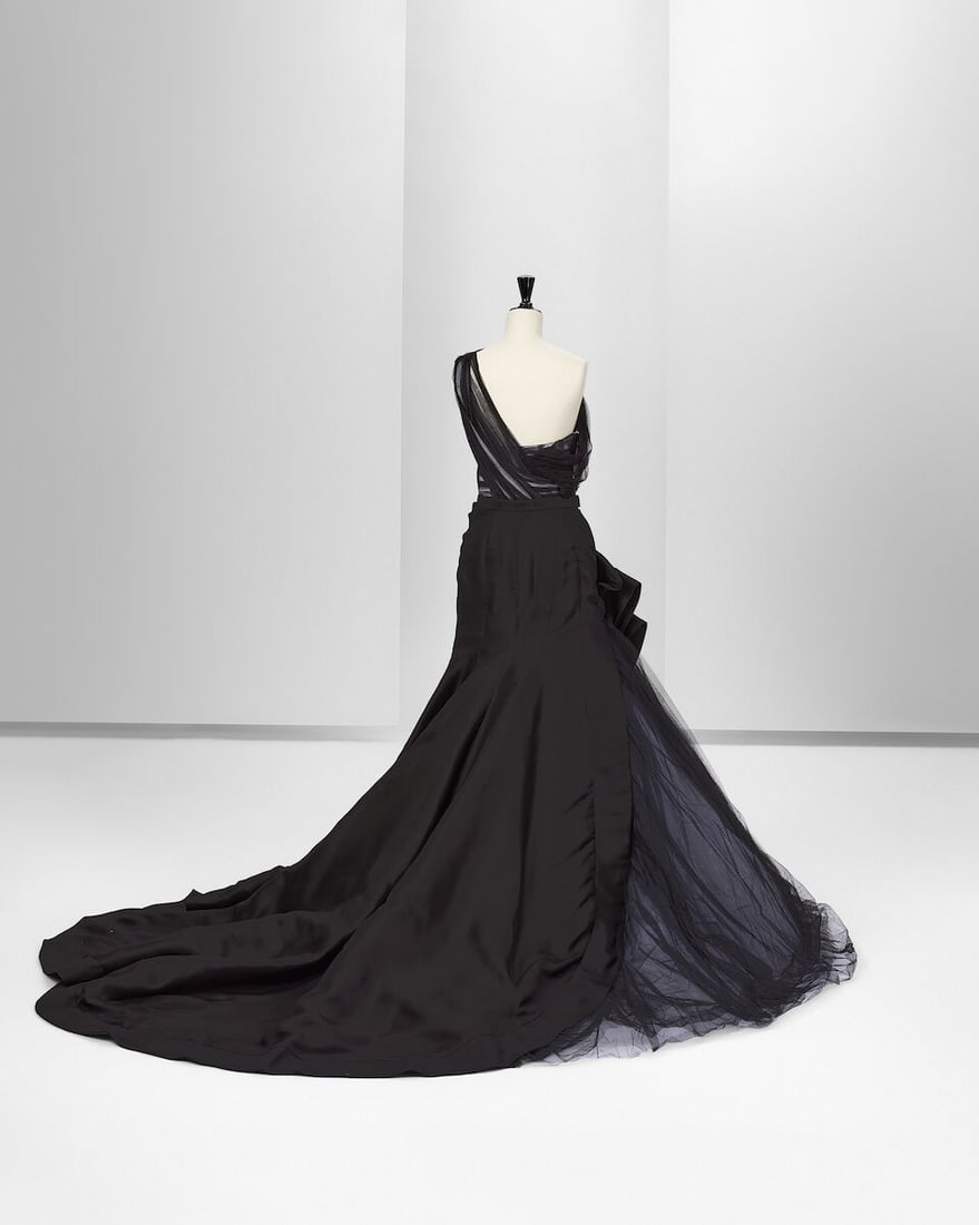 Ralph & Russo Haute Couture: Black and White Silk Tulle Fishtail Ballgown Autumn/Winter 2014, Ru - 6