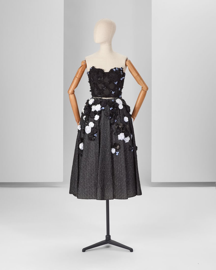 Ralph & Russo Haute Couture: Black Embellished Bustier and Skirt Spring/Summer 2015, Runway Look: Ralph & Russo Haute Couture: Black Embellished Bustier and Skirt Spring/Summer 2015, Runway Look 17 Black geometric crystal embellished tulle flared skirt with black and cornflower blue silk flowe