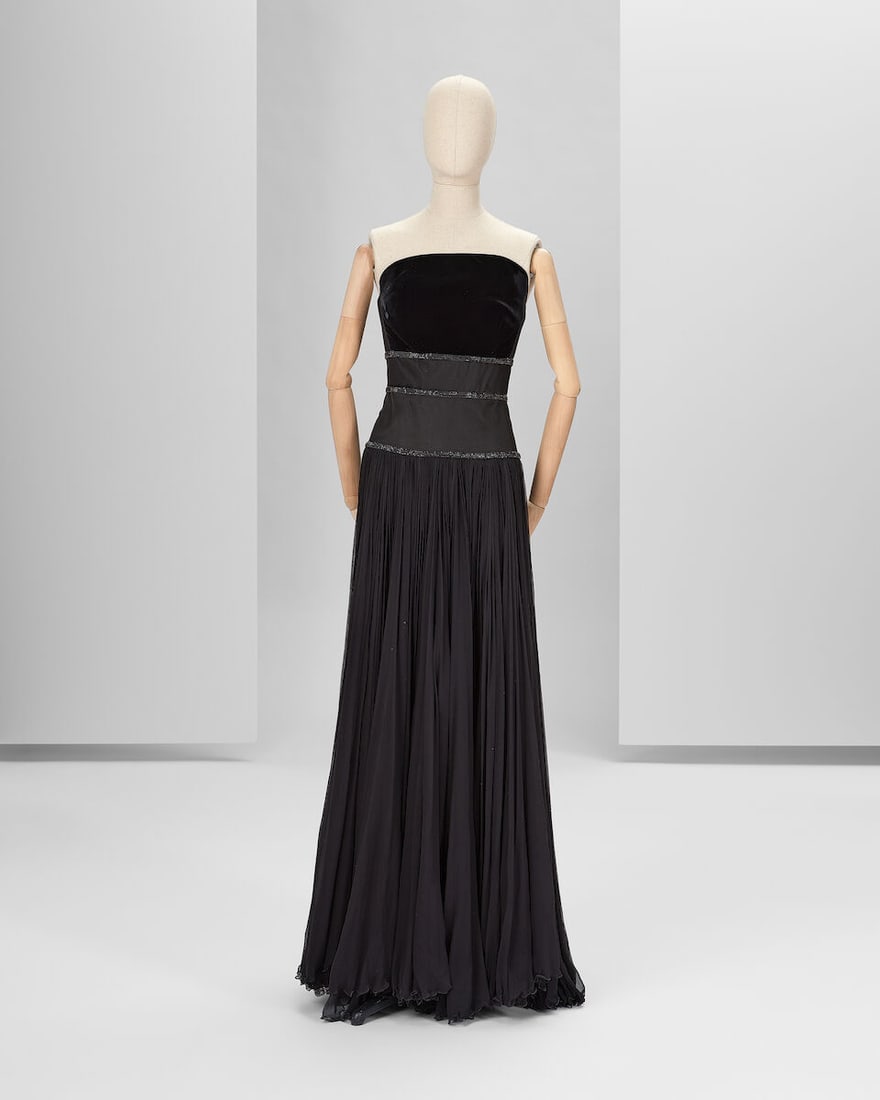 Ralph & Russo Haute Couture: Black Duchess Silk and Velvet Strapless Gown Spring/Summer 2014, Ru (1 of 3)
