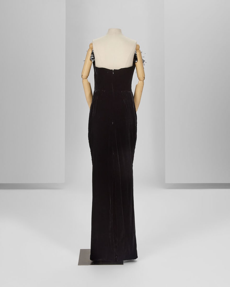 Ralph & Russo Haute Couture: Black Velvet Column Gown Spring/Summer 2018, Runway Look 25 - 3