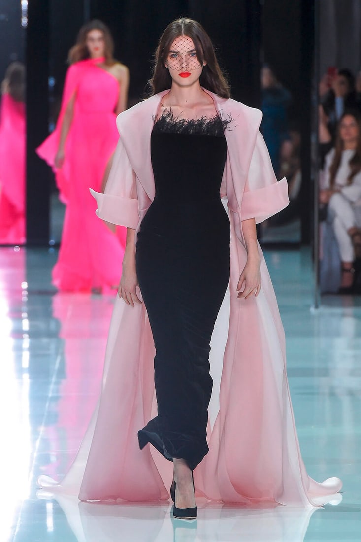 Ralph & Russo Haute Couture: Black Velvet Column Gown Spring/Summer 2018, Runway Look 25 - 4