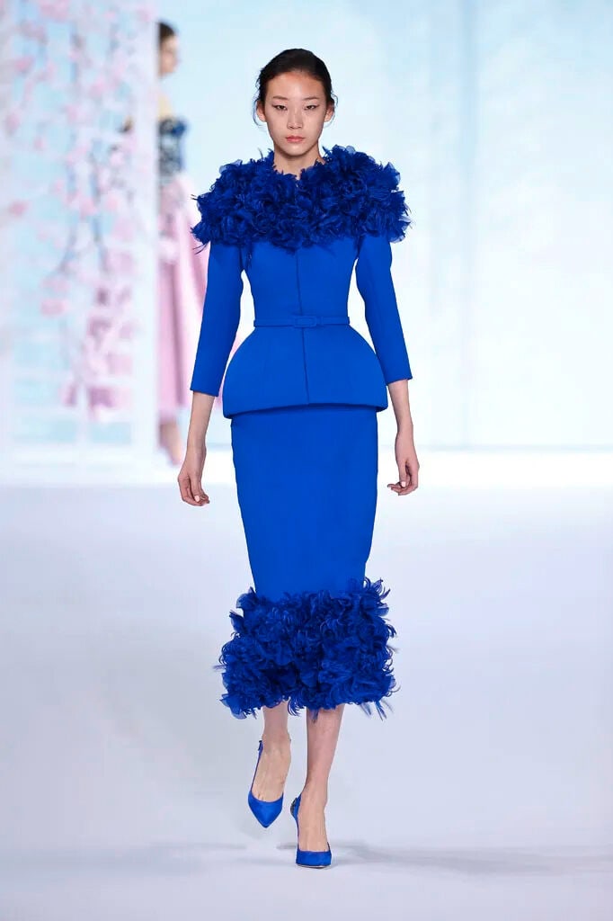 Ralph & Russo Haute Couture: Cobalt Blue Silk Matte Crêpe Tailleur Spring/Summer 2016, Runw - 4