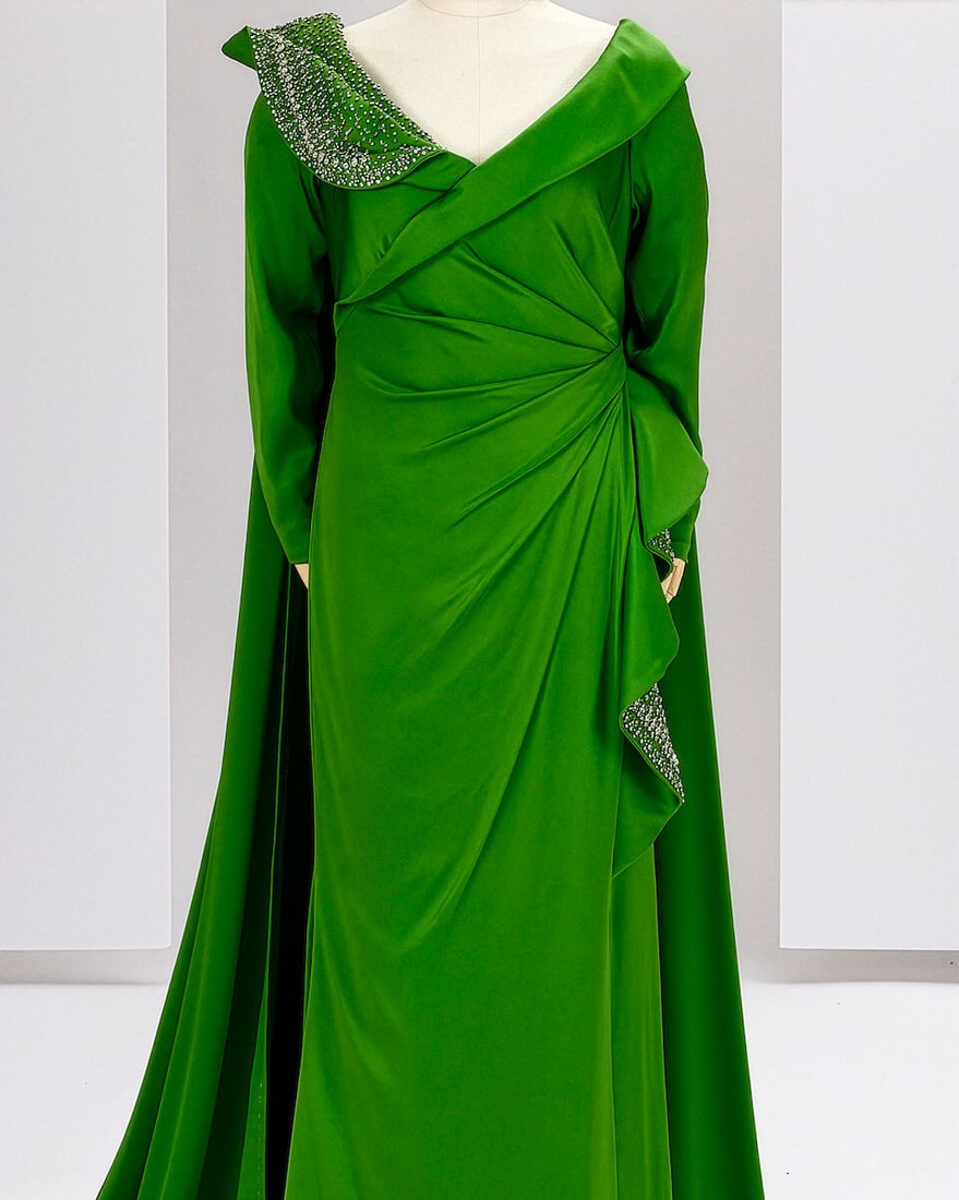 Ralph & Russo Haute Couture Exclusive: Emerald Green Silk Satin Gown - 2
