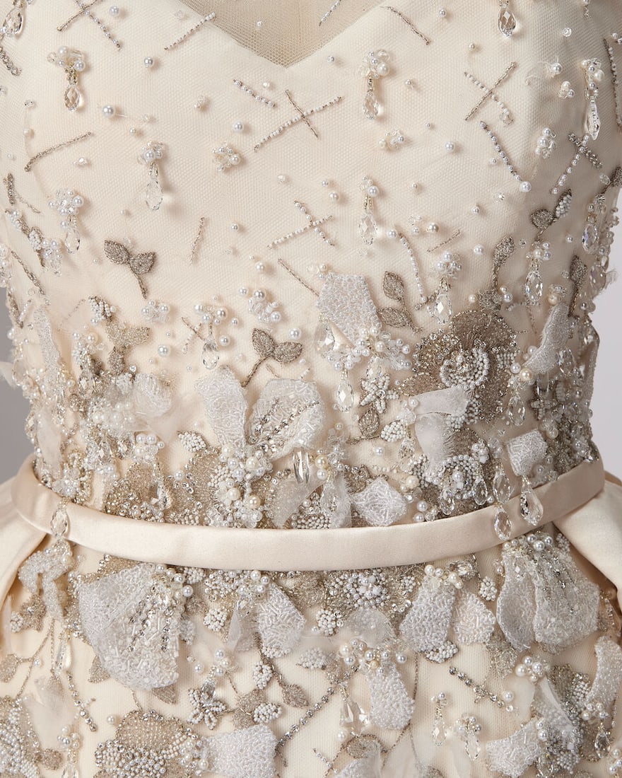 Ralph & Russo Haute Couture Exclusive: White Silk Embroidered and Lace Gown - 2