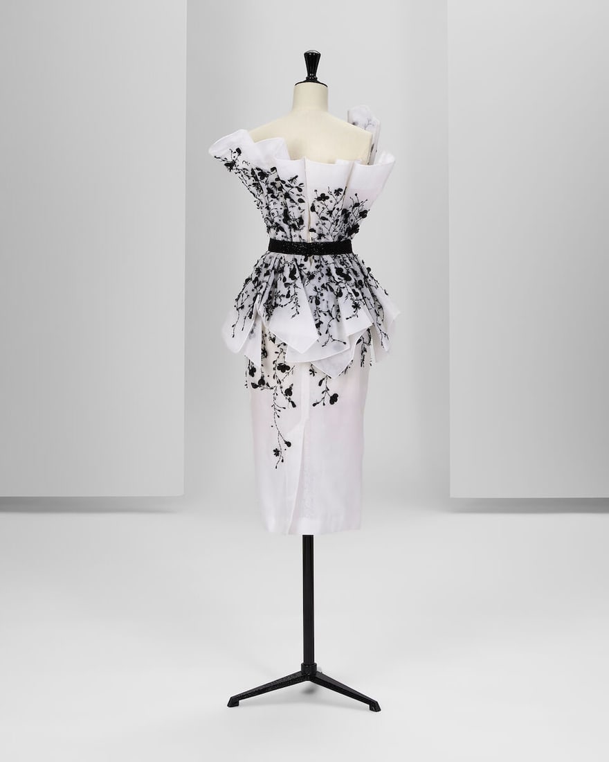 Ralph & Russo Haute Couture: White Silk Organza and Black Embellished Cocktail Dress Spring/Summ - 3