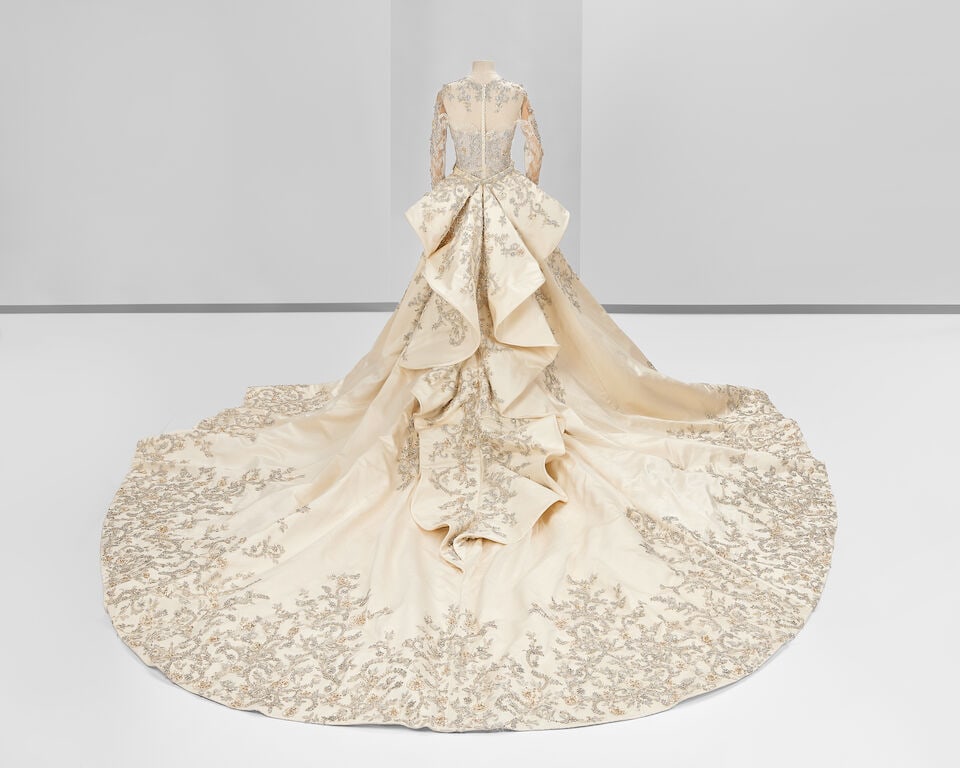 Ralph & Russo Haute Couture: Embroidered Bridal Overskirt Autumn/Winter 2017, Runway Look 56 - 2