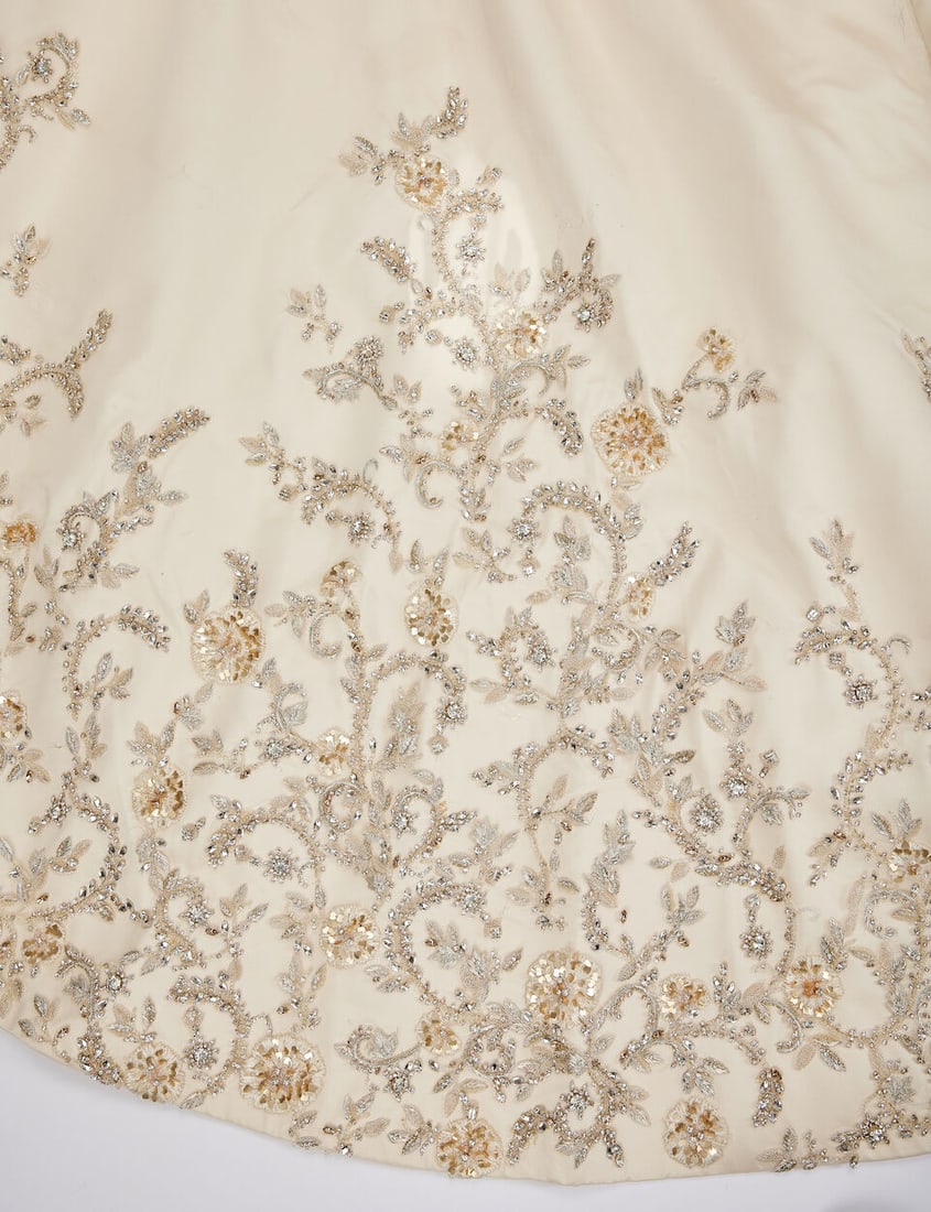 Ralph & Russo Haute Couture: Embroidered Bridal Overskirt Autumn/Winter 2017, Runway Look 56 - 4