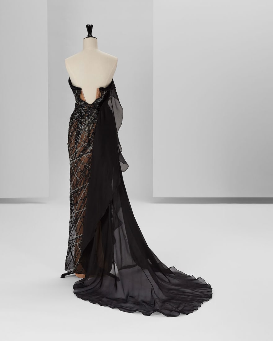 Ralph & Russo Haute Couture: Black Tulle and Silk Velvet Column Gown Autumn/Winter 2018, Runway  - 3