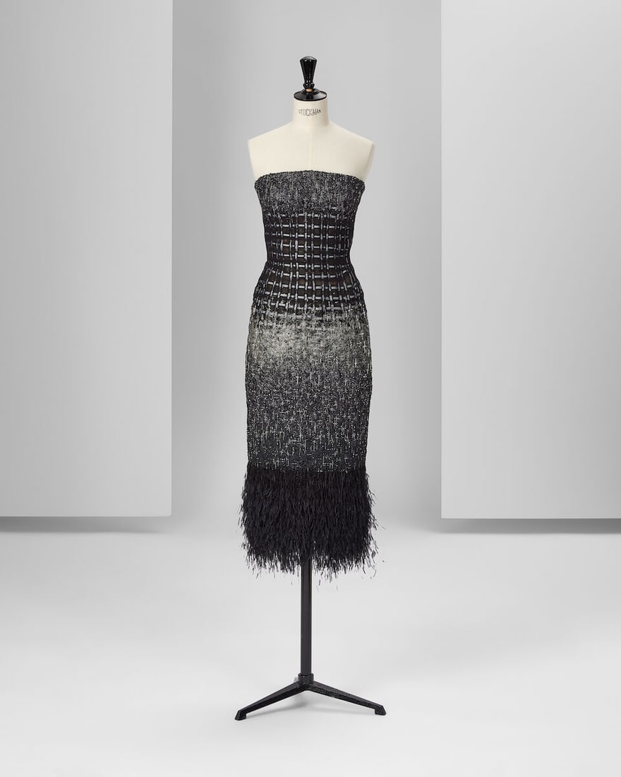 Ralph & Russo Haute Couture: Metallic Black Cocktail Dress and Cape Spring/Summer 2018, Runway L - 2