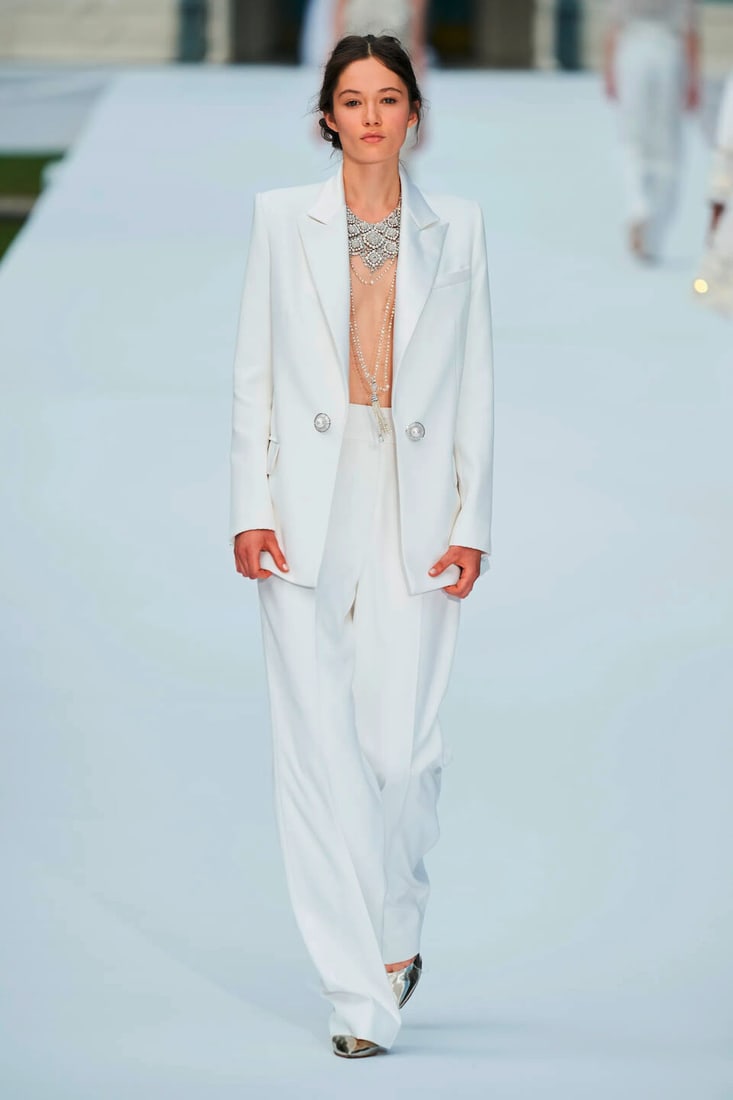 Ralph & Russo Haute Couture: Snow White Silk Crêpe Trouser Suit Autumn/Winter 2019, Runway  - 2