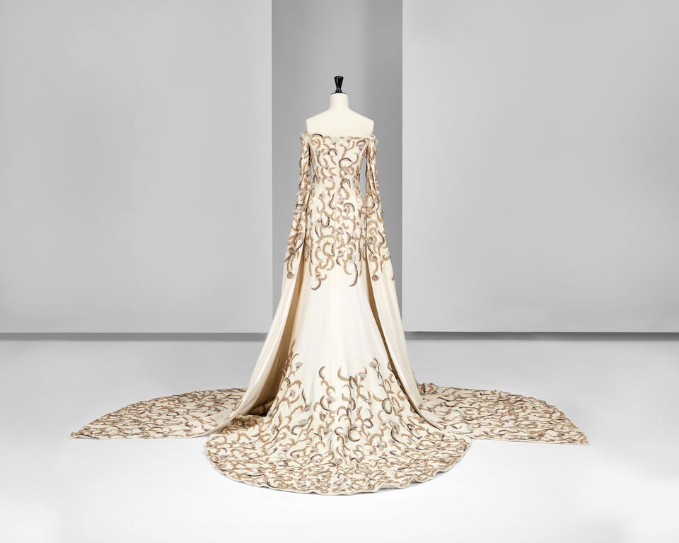 Ralph & Russo Haute Couture Exclusive: Ivory Silk Crêpe Kimono Gown - 4