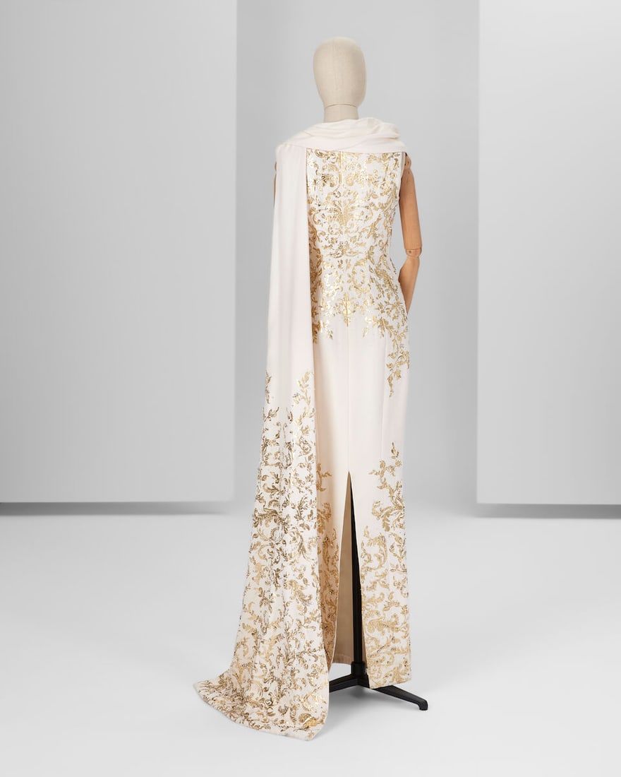 Ralph & Russo Haute Couture: White Silk Crêpe Cady Embellished Gown Spring/Summer 2018, Run - 3