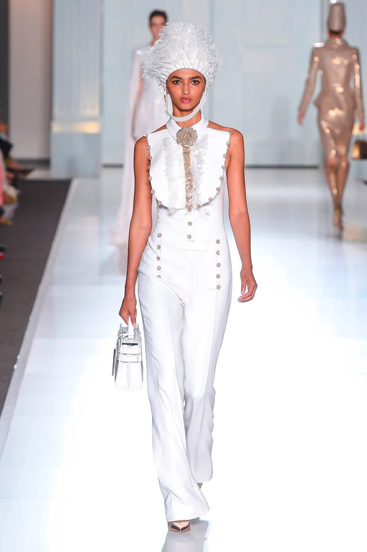 Ralph & Russo Haute Couture: White Crêpe Cady Jumpsuit with Gold Trim Autumn/Winter 2017, R - 4