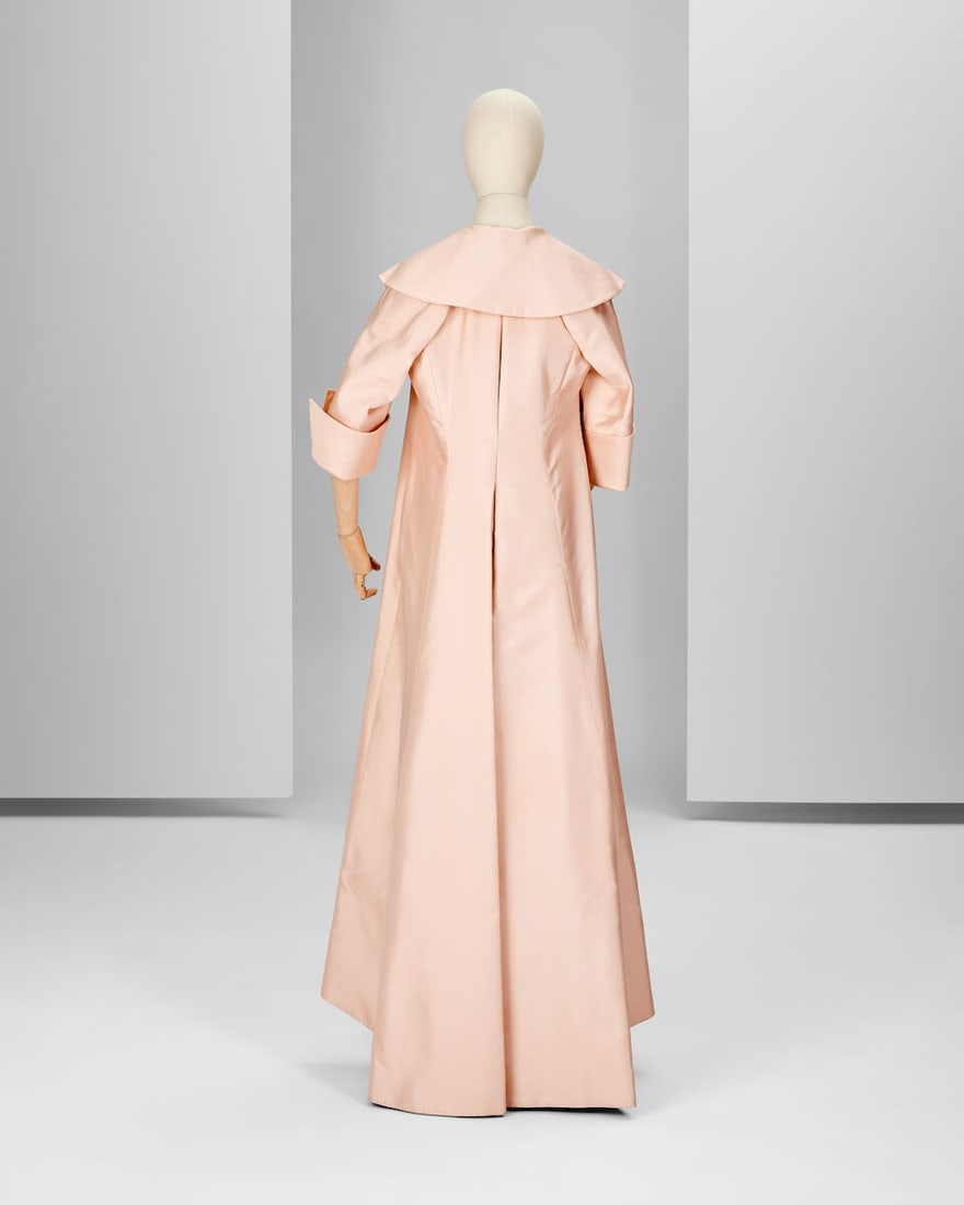 Ralph & Russo Haute Couture Exclusive: Light Pink Silk Taffeta Coat - 2