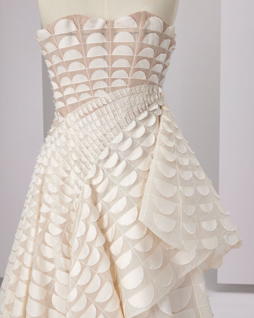 Ralph & Russo Haute Couture: Off-White Silk Satin Ballgown Autumn/Winter 2018, Runway Look 4 - 4