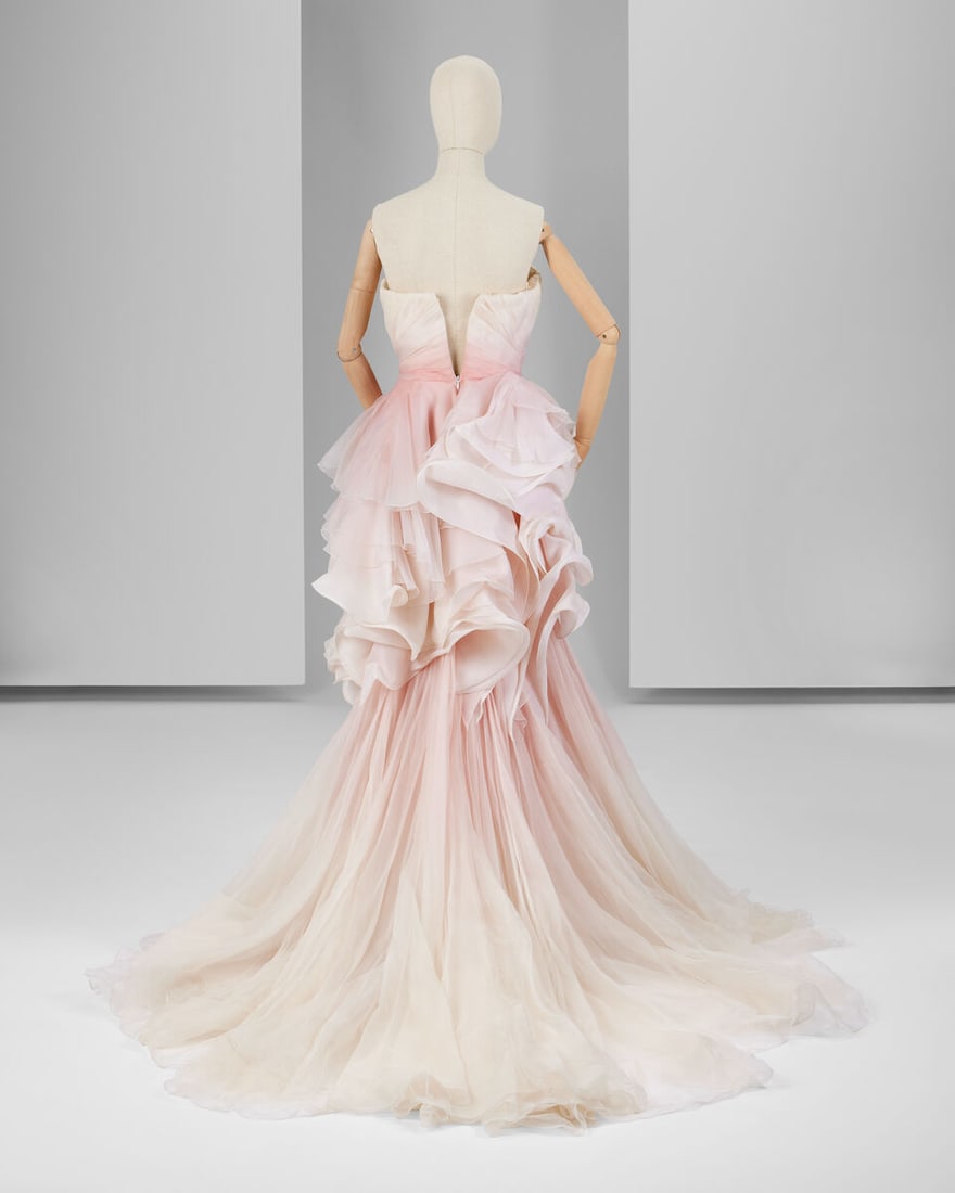 Ralph & Russo Haute Couture: Pale Ivory and Pink Organza Ruffled Gown Spring/Summer 2015, Runway - 4