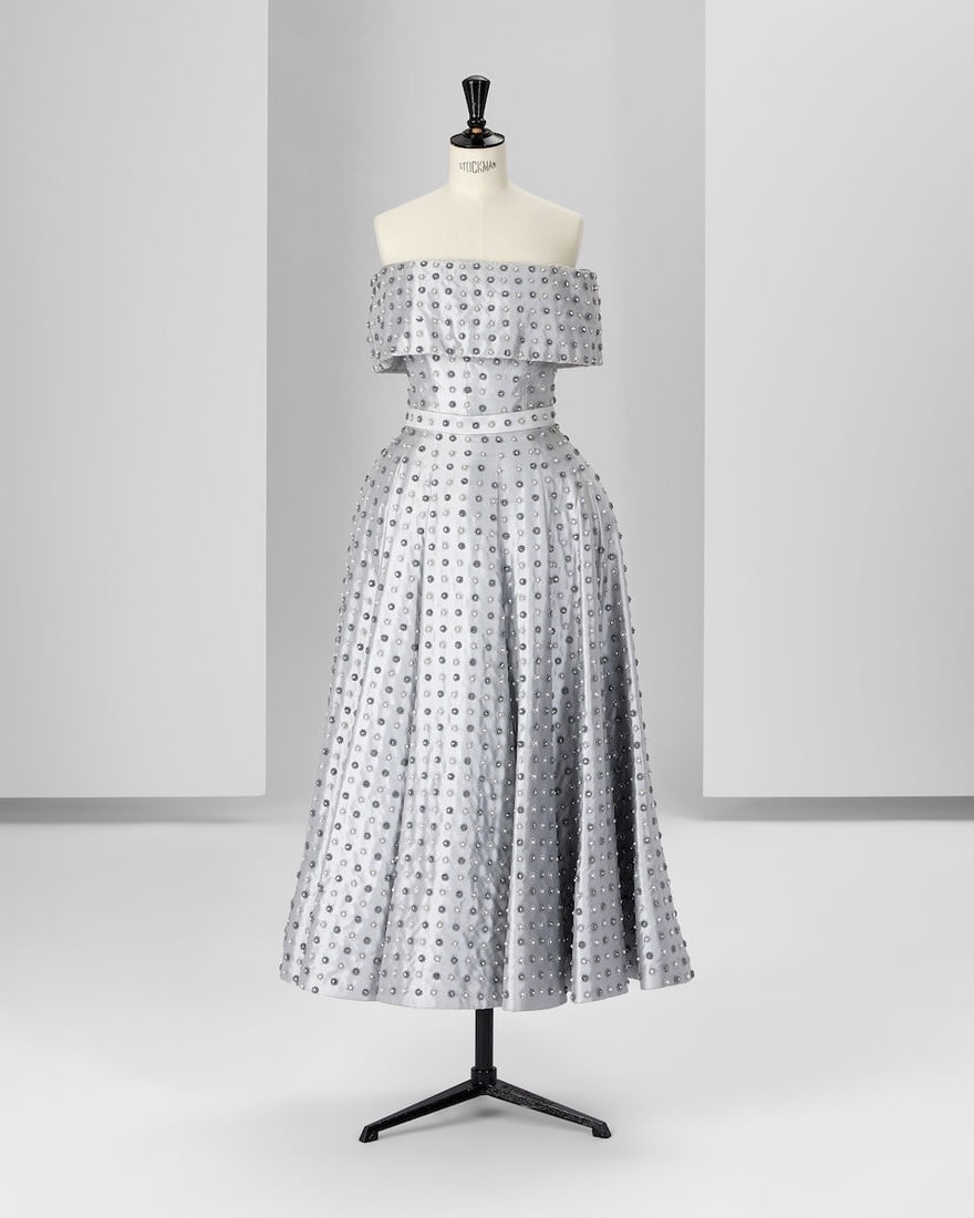 Ralph & Russo Haute Couture: Ice Blue Silk Zibeline Embellished Dress Autumn/Winter 2014, Runway: Ralph & Russo Haute Couture: Ice Blue Silk Zibeline Embellished Dress Autumn/Winter 2014, Runway Look 1 Ice blue silk zibeline off the shoulder dress with pearl and crystal embellishment Approxima