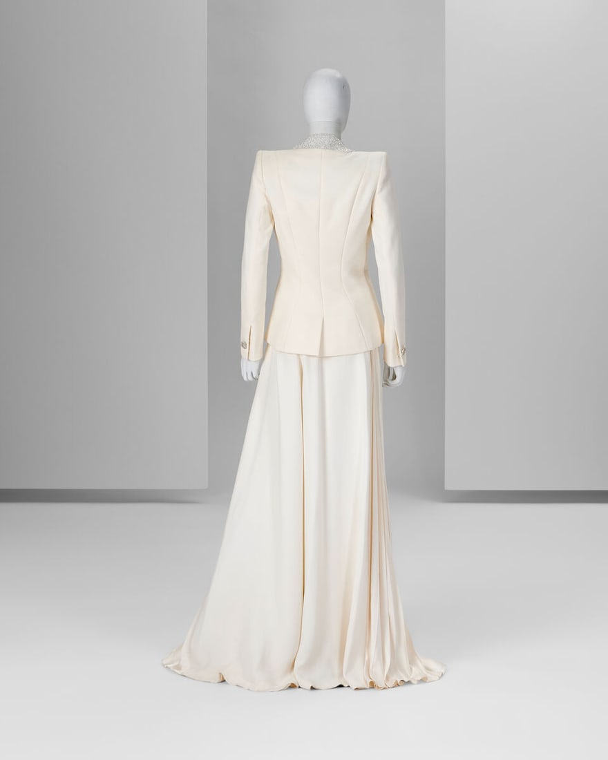 Ralph & Russo Haute Couture: Off-White Silk Trouser Suit Autumn/Winter 2018, Runway Look 3 - 3