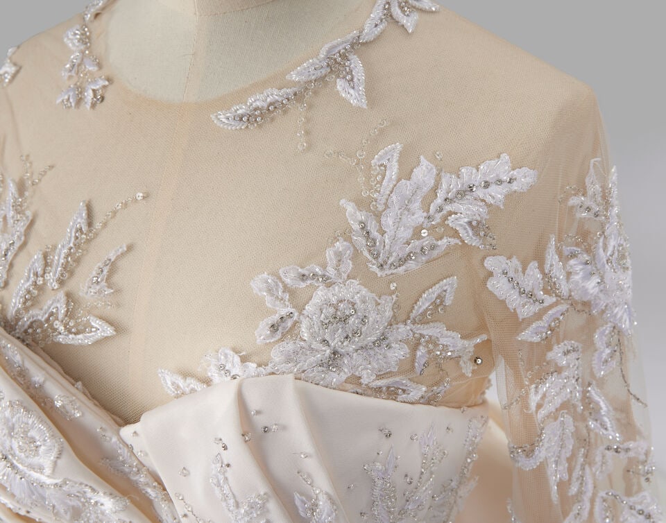 Ralph & Russo Haute Couture: Off-White Tulle Multi-Layered Bridal Gown Autumn/Winter 2019, Runwa - 3