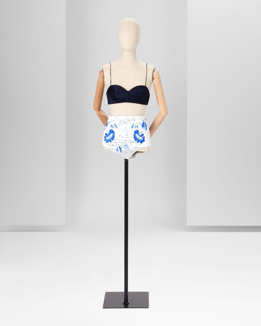 Ralph & Russo Haute Couture Exclusive: Hand-Painted Knickers and Midnight Blue Bra: Ralph & Russo Haute Couture Exclusive: Hand-Painted Knickers and Midnight Blue Bra Midnight blue silk gazar high waisted knickers with matching heart shape bra. The set is complete of additional