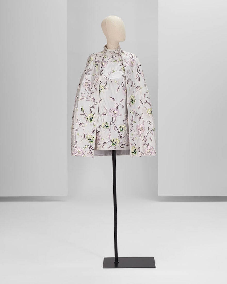 Ralph & Russo Haute Couture: Ice Lavender Silk Zibeline Mini Shift Dress and Cape Autumn/Winter : Ralph & Russo Haute Couture: Ice Lavender Silk Zibeline Mini Shift Dress and Cape Autumn/Winter 2016, Runway Look 13 Ice lavender silk zibeline mini shift dress and cocoon cape, embroidered with