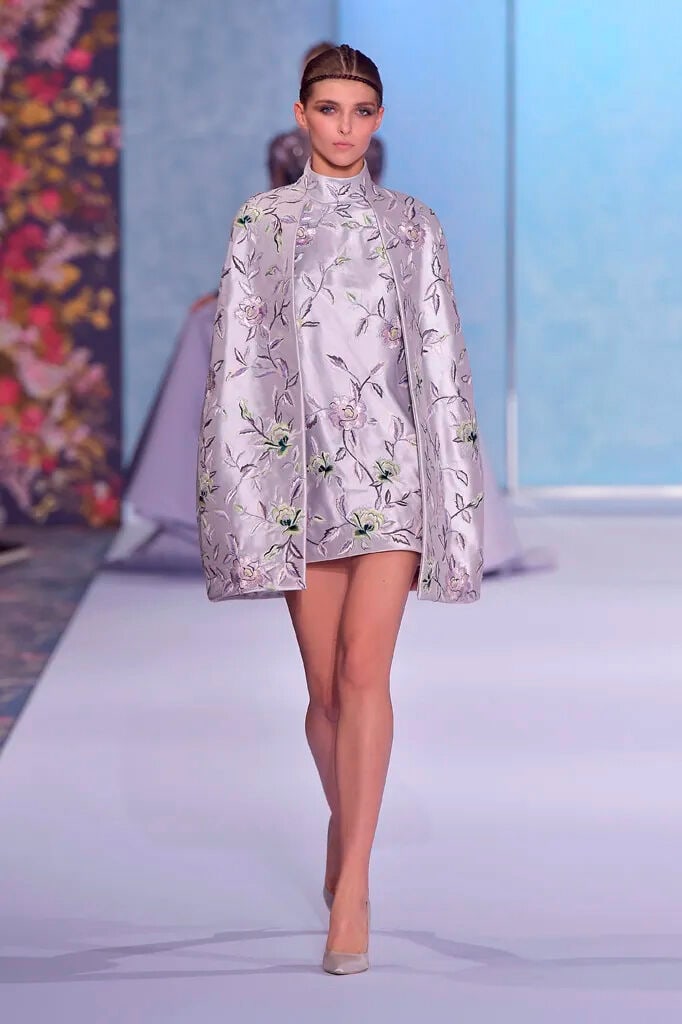Ralph & Russo Haute Couture: Ice Lavender Silk Zibeline Mini Shift Dress and Cape Autumn/Winter  - 4